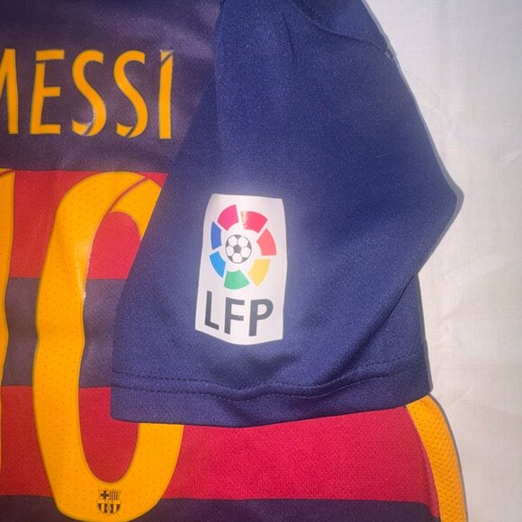 Nike FC Barcelona Més Que un Club Youth M (26) Lionel Messi Jersey EPL - Picture 11 of 13
